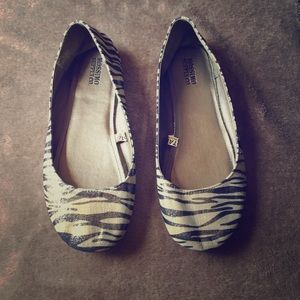 Zebra print flats